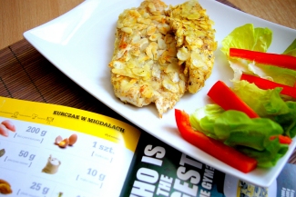 Kurczak w panierce migdałowej Blog Kulinarny Dietetyczne Przepisy hewps.pl Zdrowa żywność